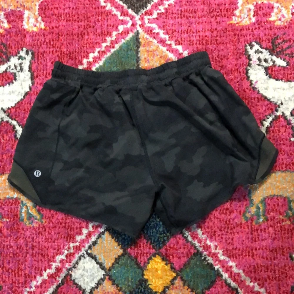 Lululemon Hotty Hot high-rise lined short - 8 - Picture 2 of 7